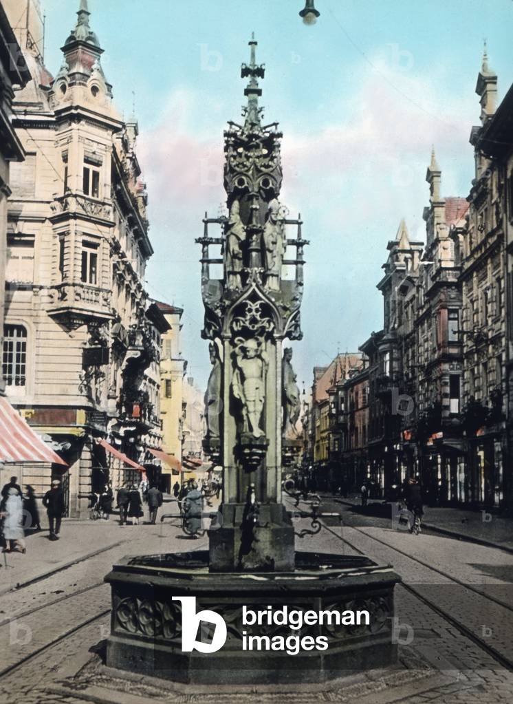 Germany, Baden region, Black Forest, image: view to the Gothic spring, also called Fischbrunnen in Freibourg. Image date: circa 1920. Carl Simon Archive