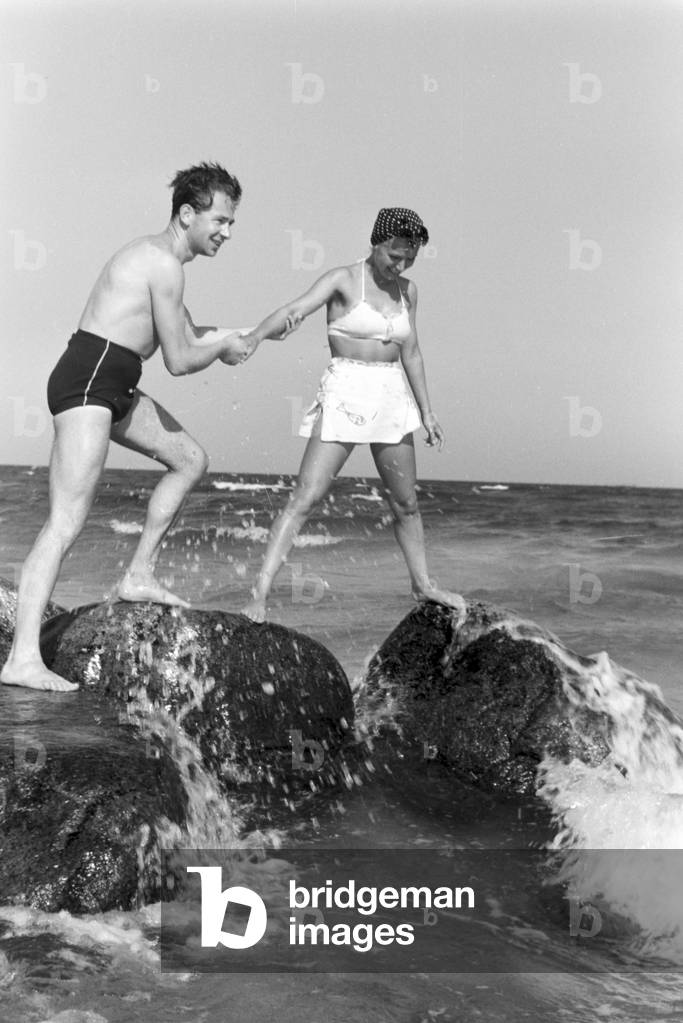 Summer vacations on the Baltic Sea, Germany 1930s (b/w photo)