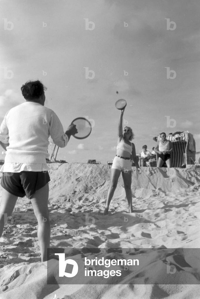 Vacations on Westerland, Germany 1930s (b/w photo)