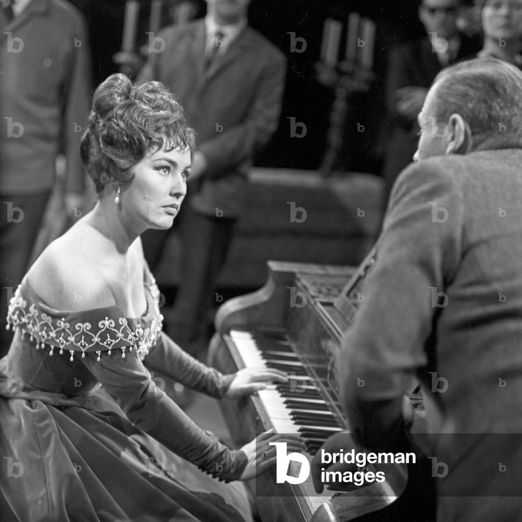 The Little Court Concert - Musical fun game from the world Car