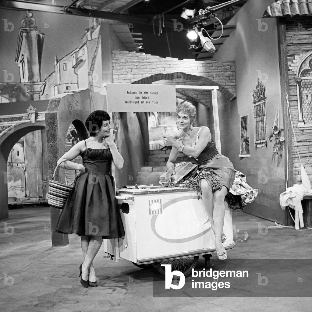 Singer Liane Riva and dancer Maria Litto at the NDR music TV show 