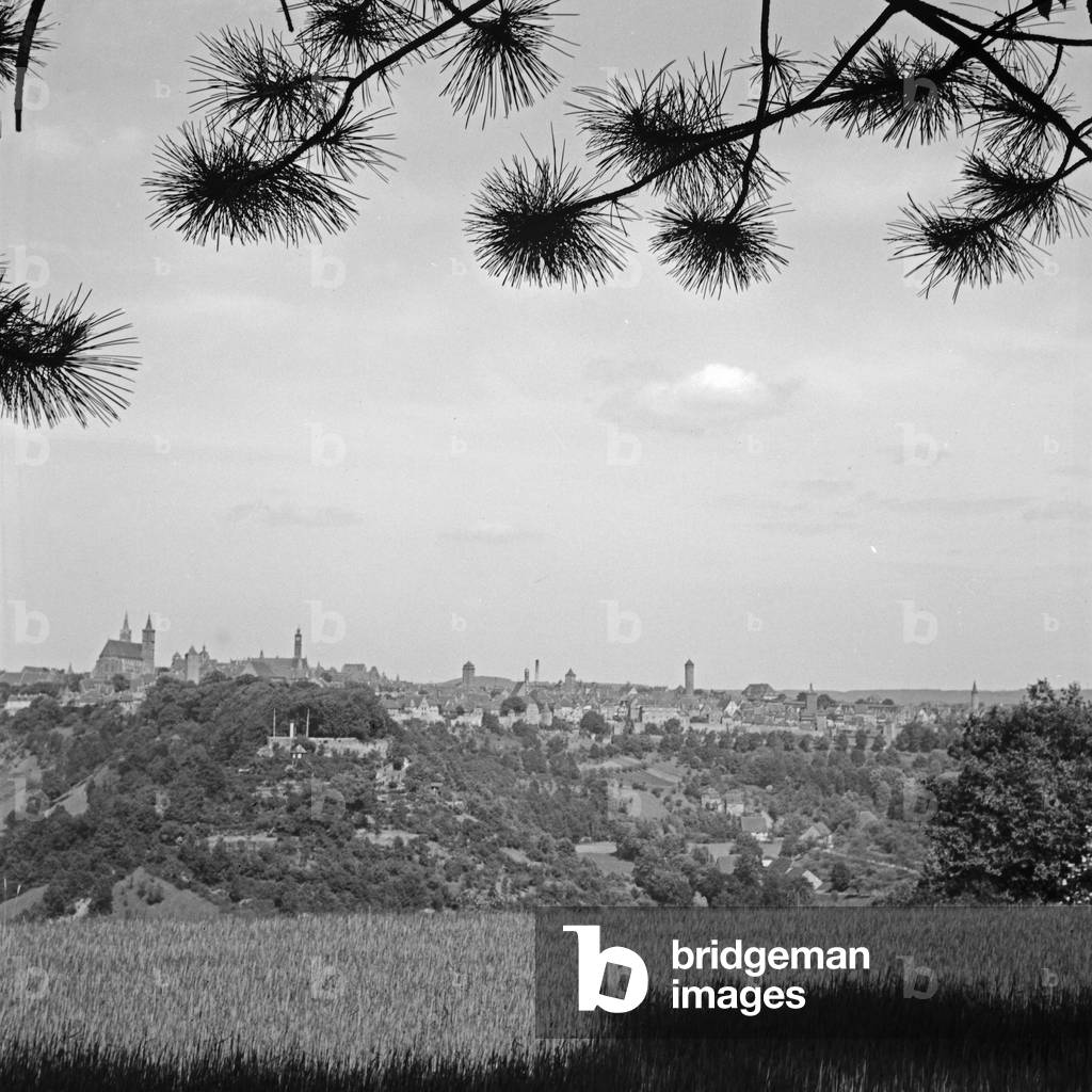 View to the city of Rothenburg ob der Tauber, Germany 1930s (b/w photo)