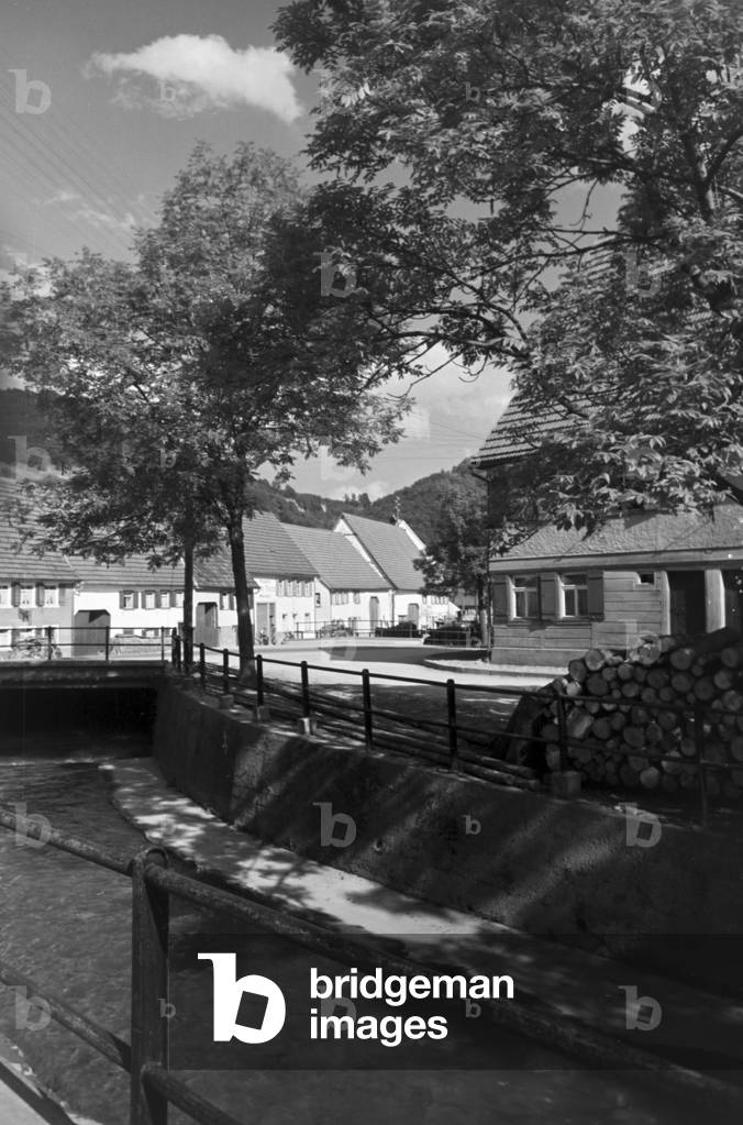 A trip to Tailfingen, Germany 1930s (b/w photo)