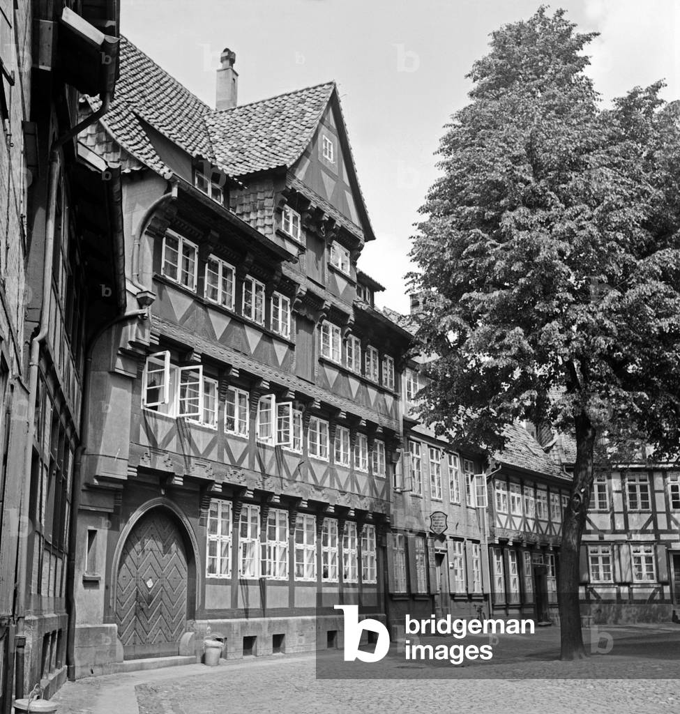 Huge timbered house in the old city of Braunschweig, Germany 1930s (b/w photo)