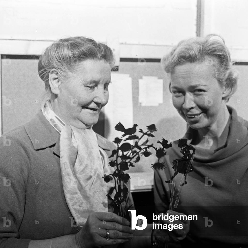 German actress Annemarie Cordes (right) with Annelore Kunze, speaker of a galanty show at Hamburg, Germany 1960s