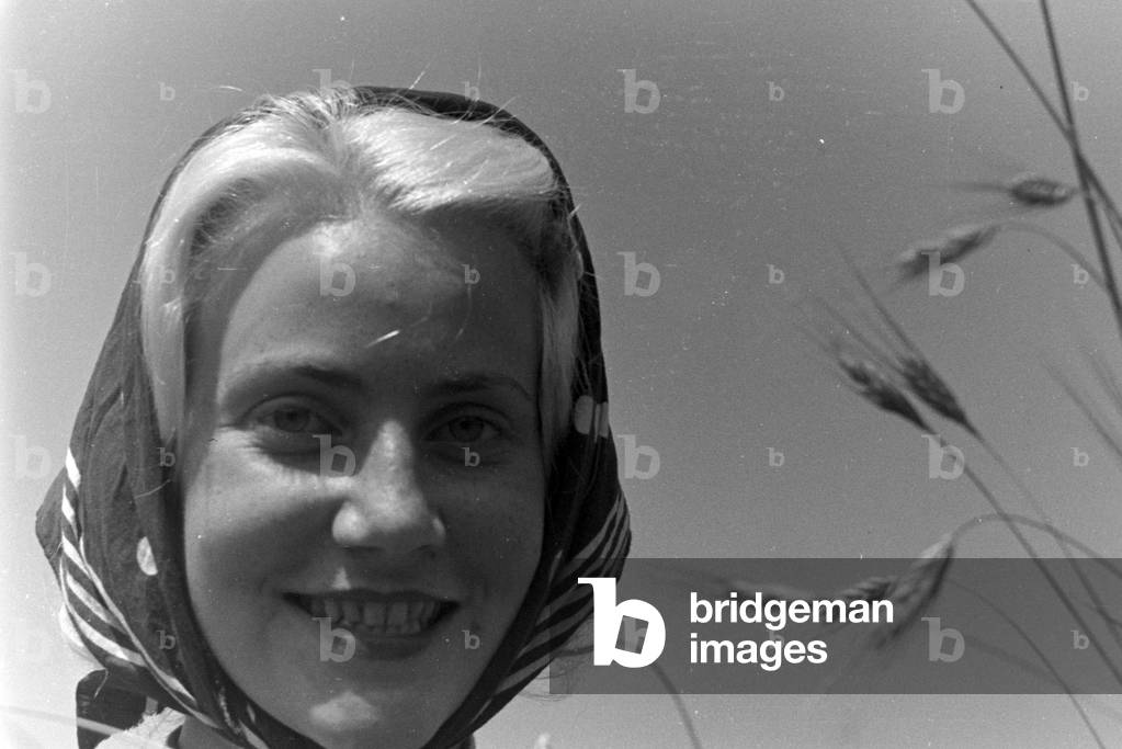 Young woman in a scarf, Germany 1930s (b/w photo)