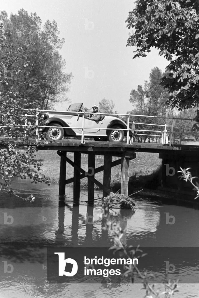 A trip to the Spreewald, Germany 1930s (b/w photo)