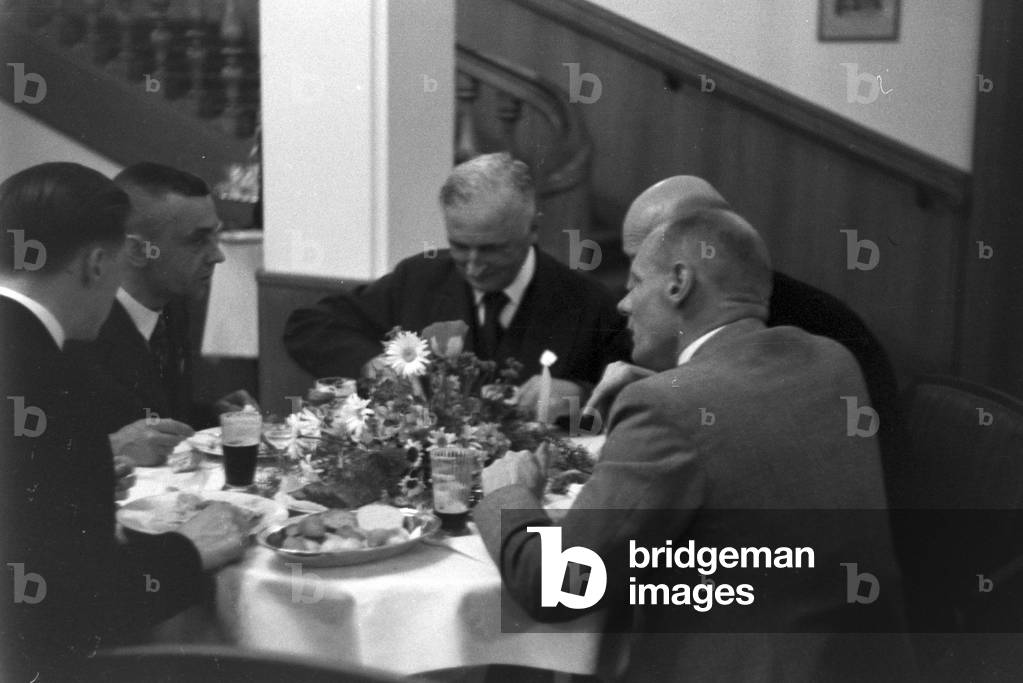 A meeting in the Harnack-Haus in Berlin-Dahlem, Germany 1930s (b/w photo)