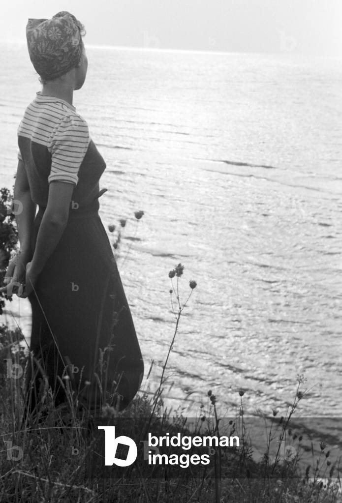 Summer vacations on the Baltic Sea, Germany 1930s (b/w photo)
