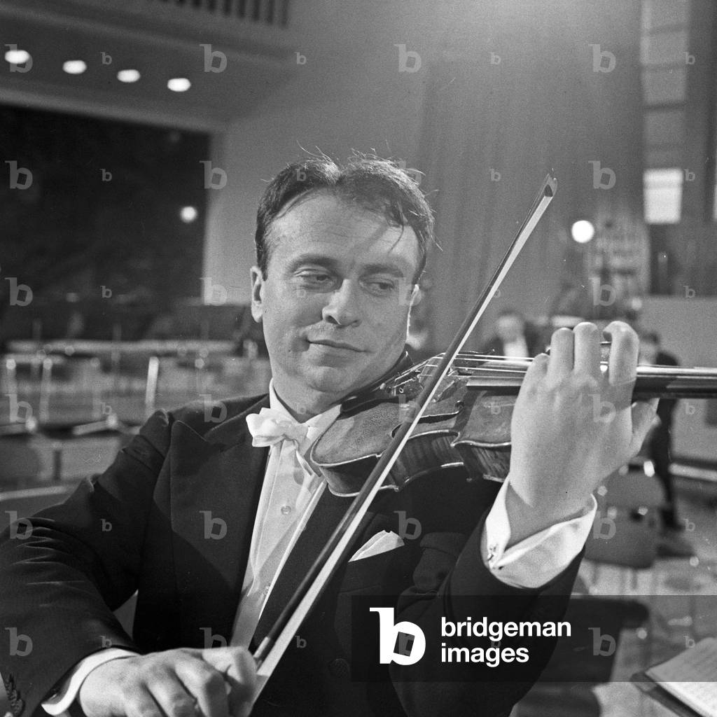Polish violinist Henryk Szeryng performing at Hamburg, Germany 1960s