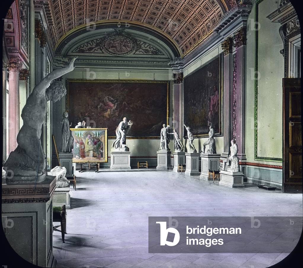 Italy, Florence, Uffizi Gallery, Niobiden hall, image date: circa 1910. Carl Simon Archive