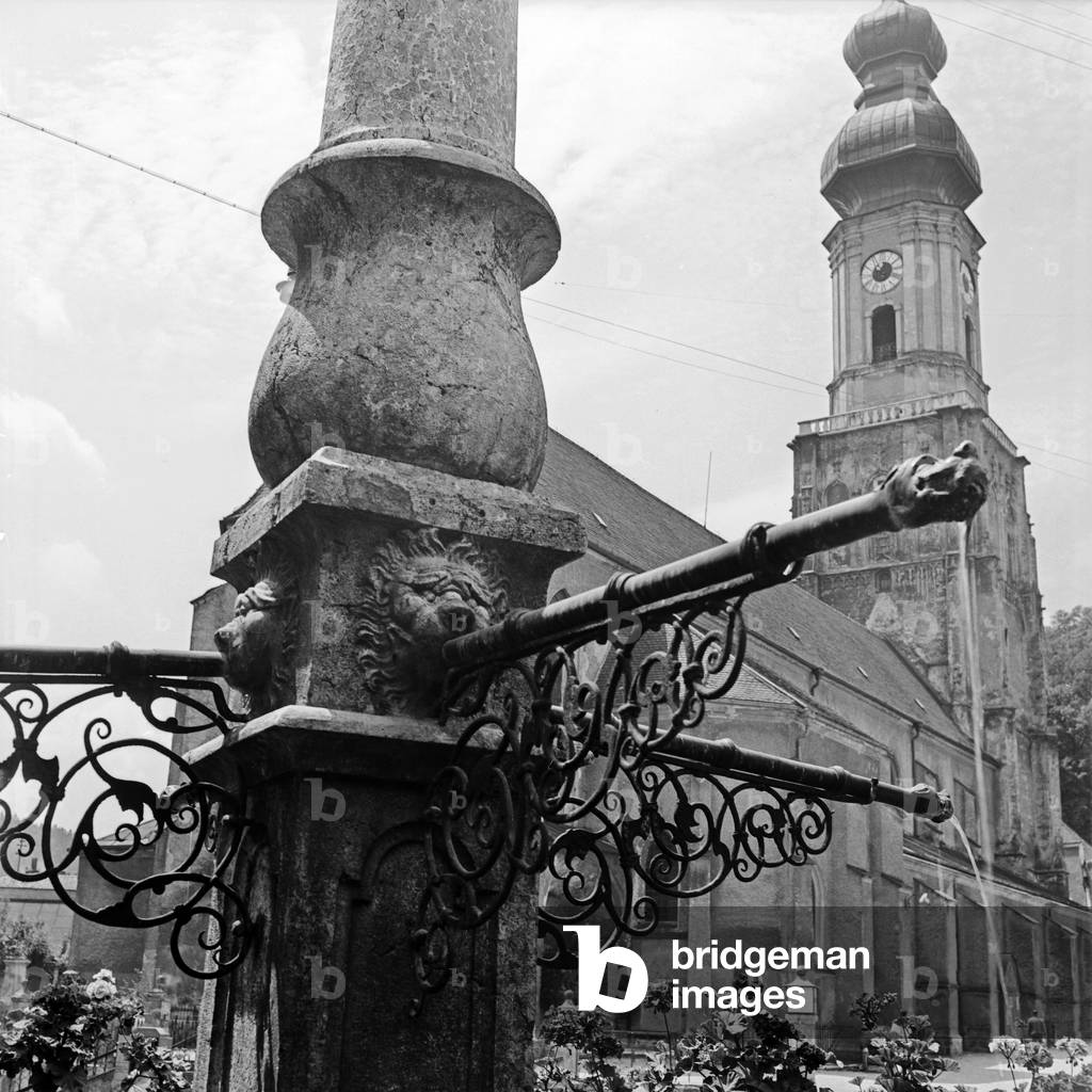View from main market to St Jacob's church at Burghausen, Germany 1930s (b/w photo)