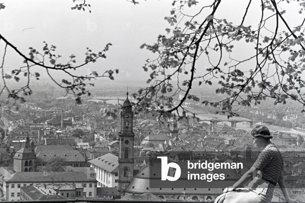 An excursion to Heidelberg, Germany 1930s (b/w photo)