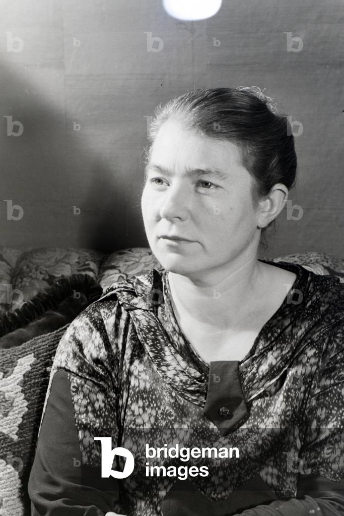 Female portrait, Germany 1930s (b/w photo)