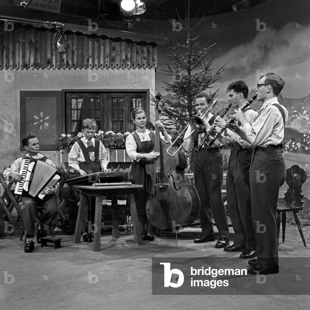 Folk group 