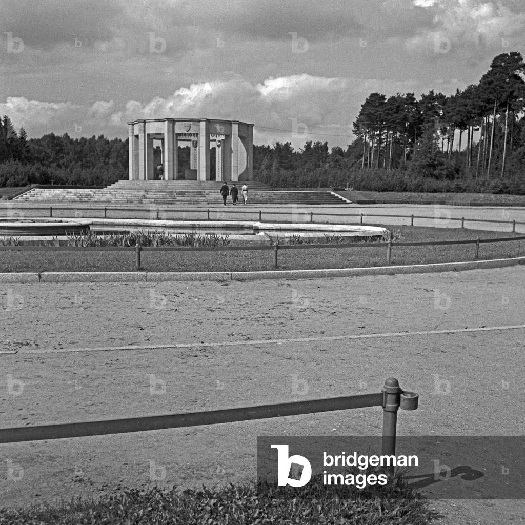Ballot monument at Jakobsberg hill near Allenstein in East Prussia, Germany 1930s (b/w photo)