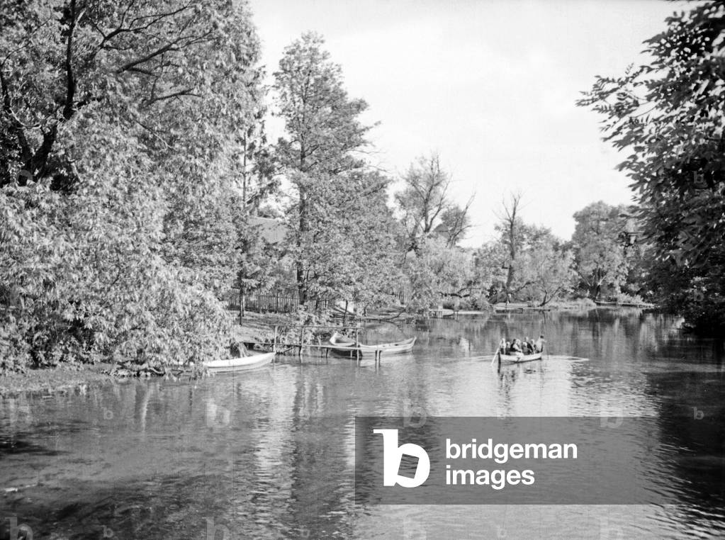River Krutinna in Masuria, East Prussia, 1930s (b/w photo)
