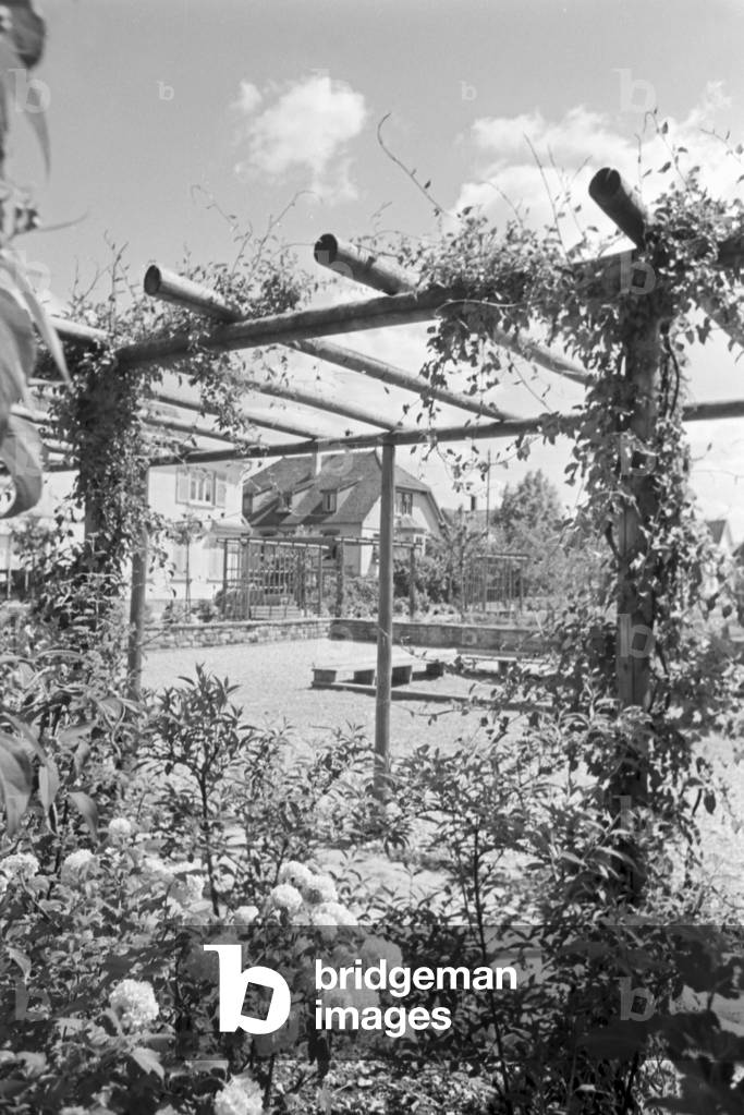 A trip to Eislingen, Germany 1930s (b/w photo)