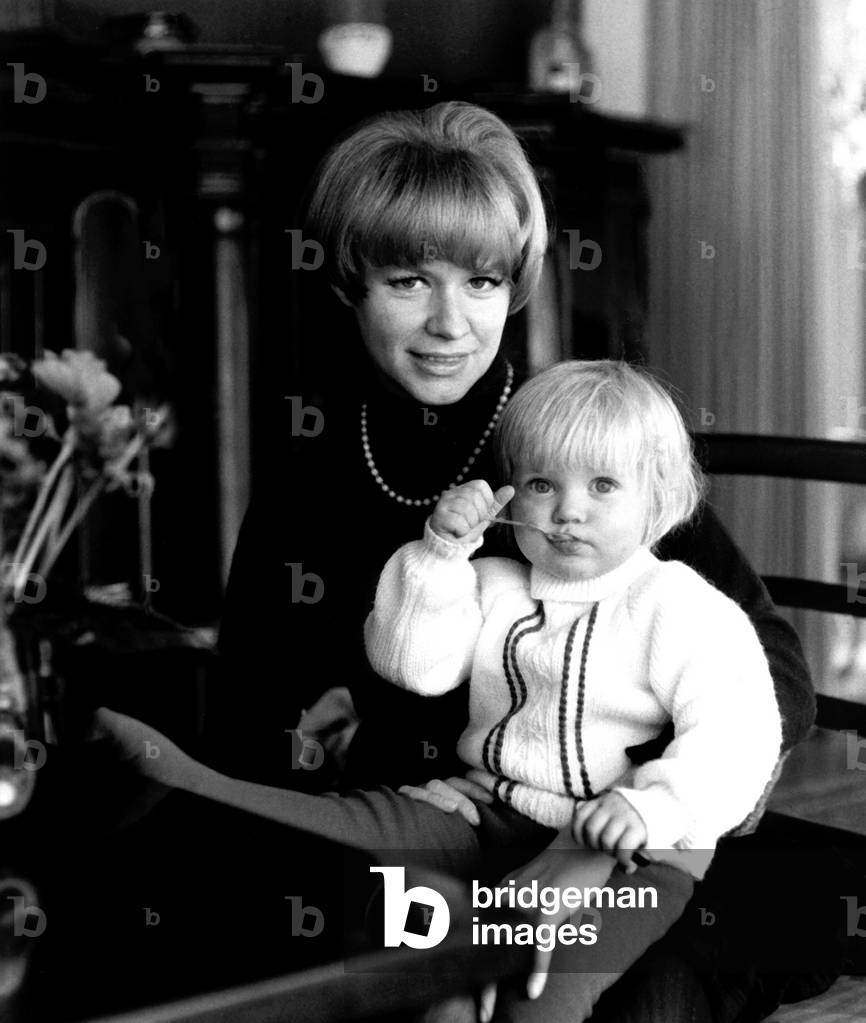German actress Ingrid van Bergen with her daughter Carolin, 1966