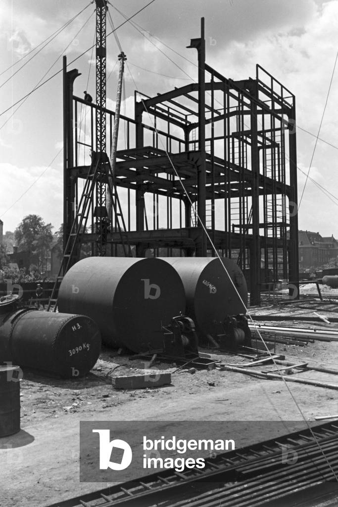 A guided tour through a factory of fatty acid in Witten, Germany 1930s (b/w photo)