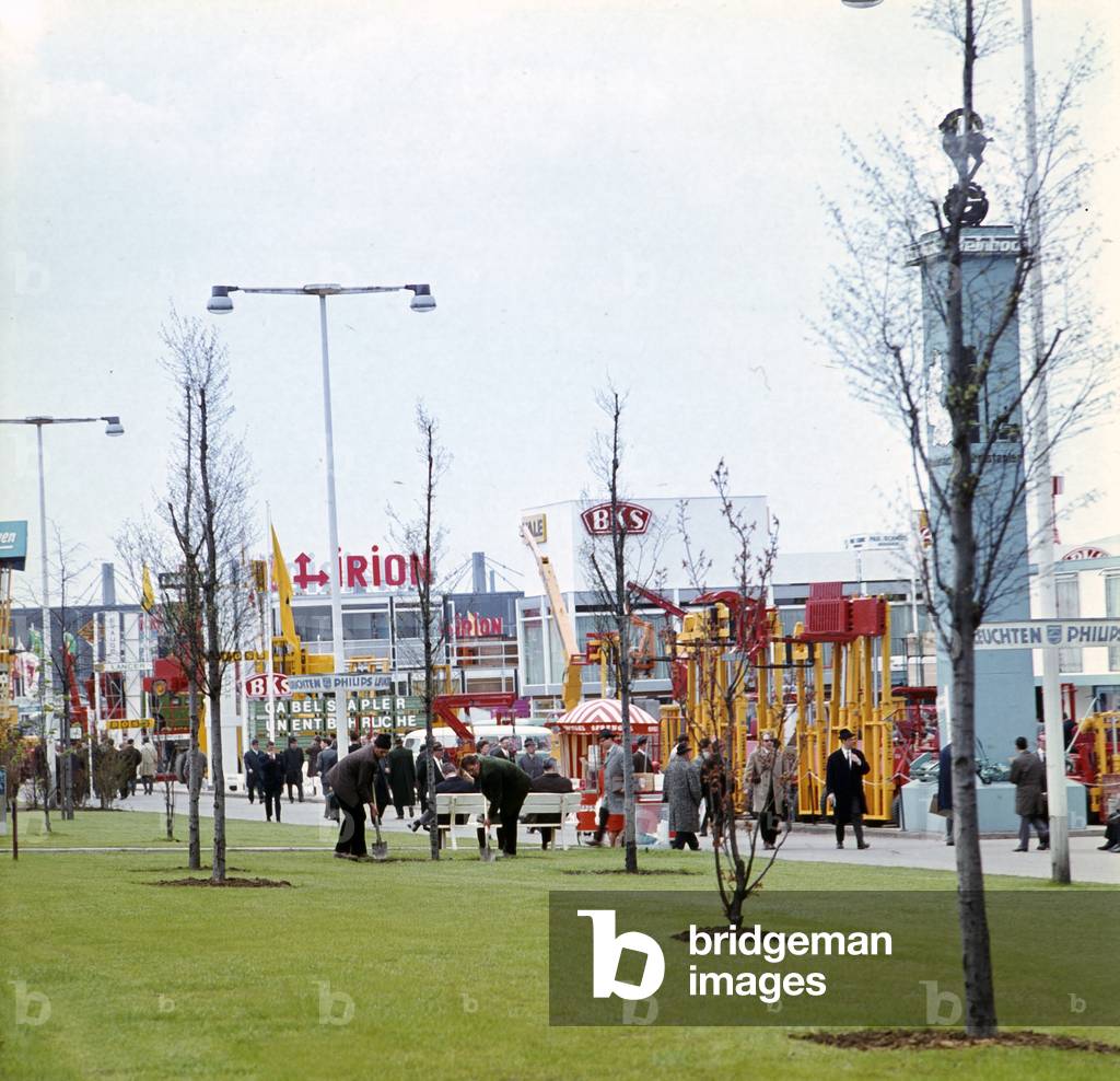 A few stand s on the Hanover trade fair in 1964