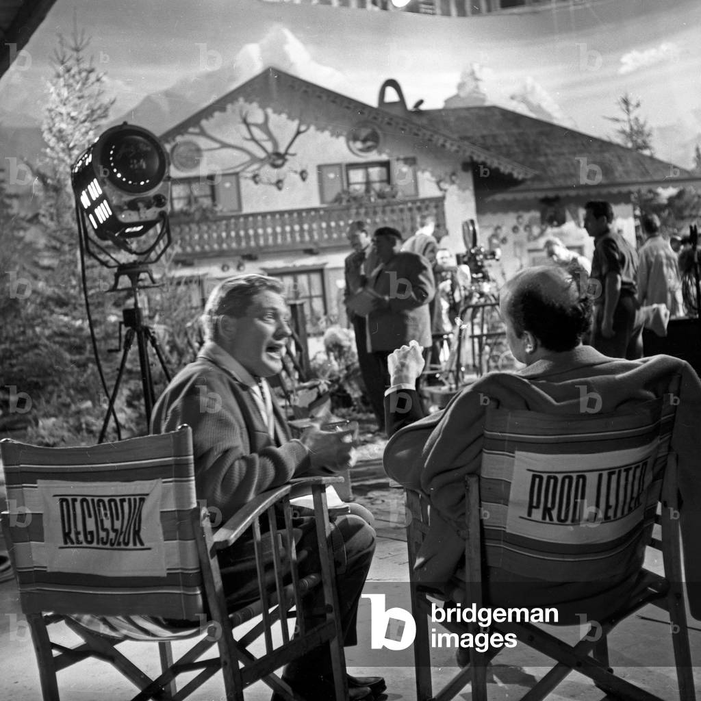 Discussion between director and associate producer of the NDR TV music show 