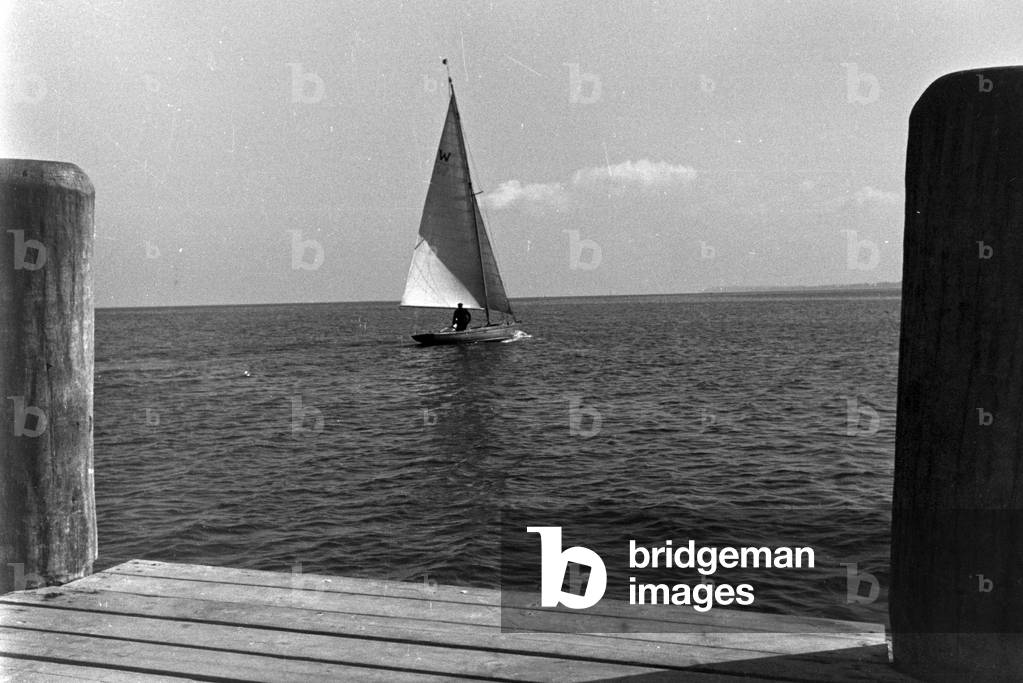 A summer day at the Baltic Sea, Germany 1930s (b/w photo)