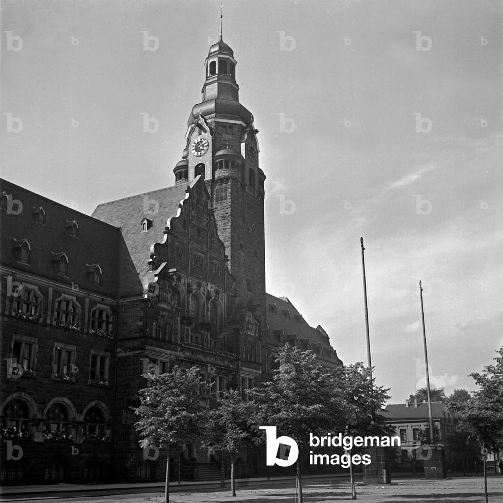 Remscheid city hall, Germany 1930s (b/w photo)