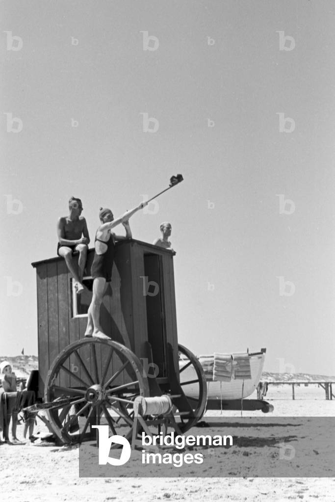 Summer holidays on the North Sea Island Juist, Germany 1930s (b/w photo)