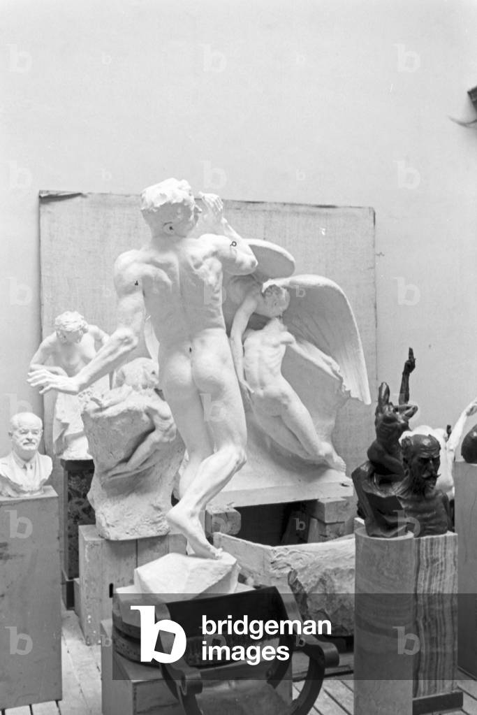 Artworks, Germany, 1930s (b/w photo)