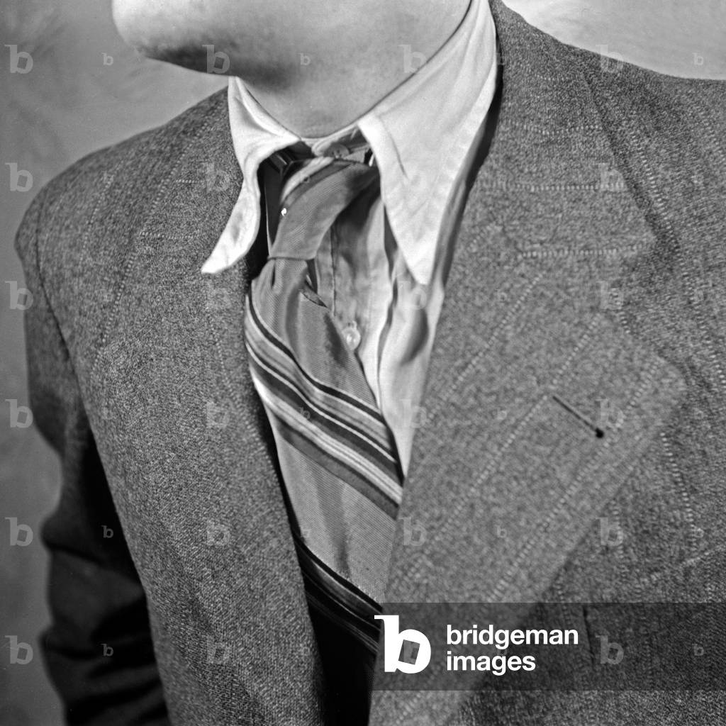 Tie fashion, Germany 1930s (b/w photo)