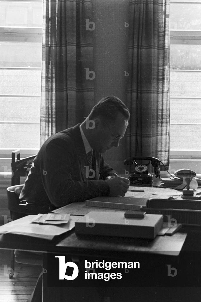 A trip to Stuttgart, Germany 1930s (b/w photo)