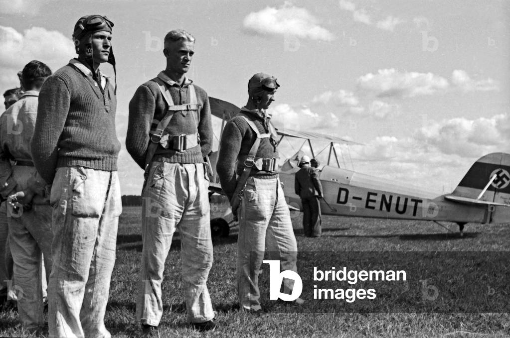 Recruits of the German Luftwaffe at the airfield of the Flieger Ausbildungsstelle Schoenwalde, Germany 1930s (b/w photo)