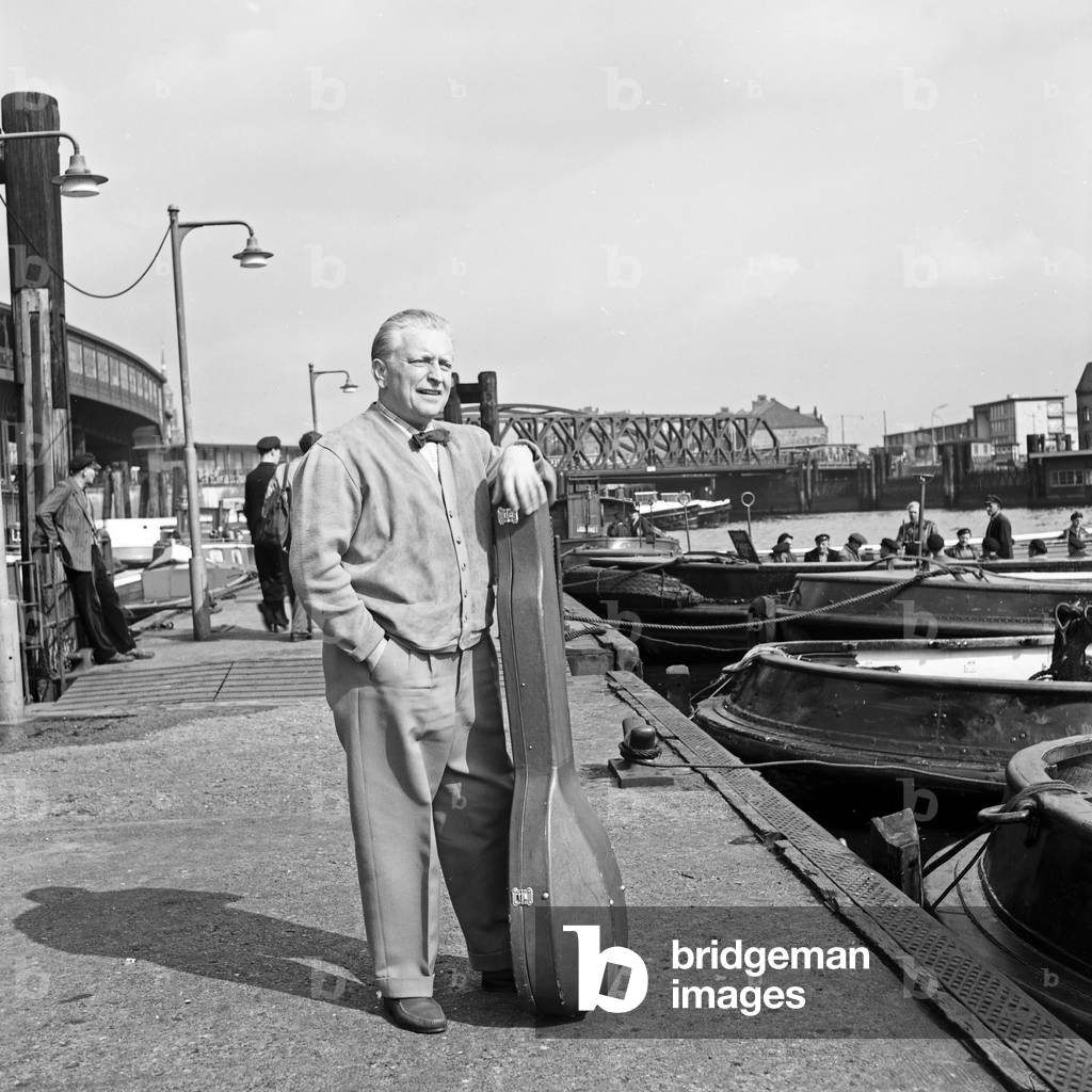 German lutenist Richard Germer with his lute at Hamburg habror, Germany 1950s