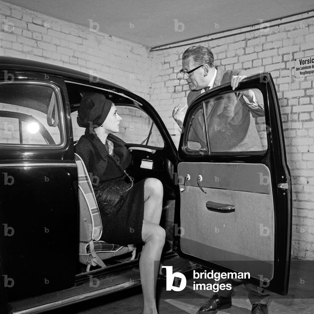 German cabaret artist, actor and dubbing actor Kurt Klopsch with his daughter Eveline Hall at Hamburg, Germany 1960s