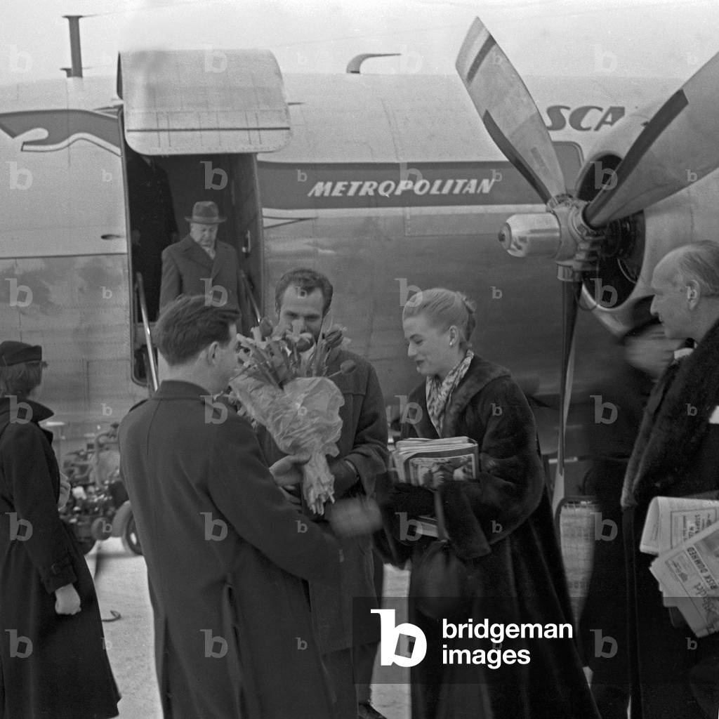 Danish singer duo Nina and Frederik arriving at Hamburg airport, Germany 1950s