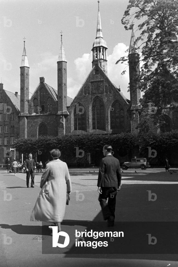 Around Luebeck cathedral, Germany 1930s (b/w photo)