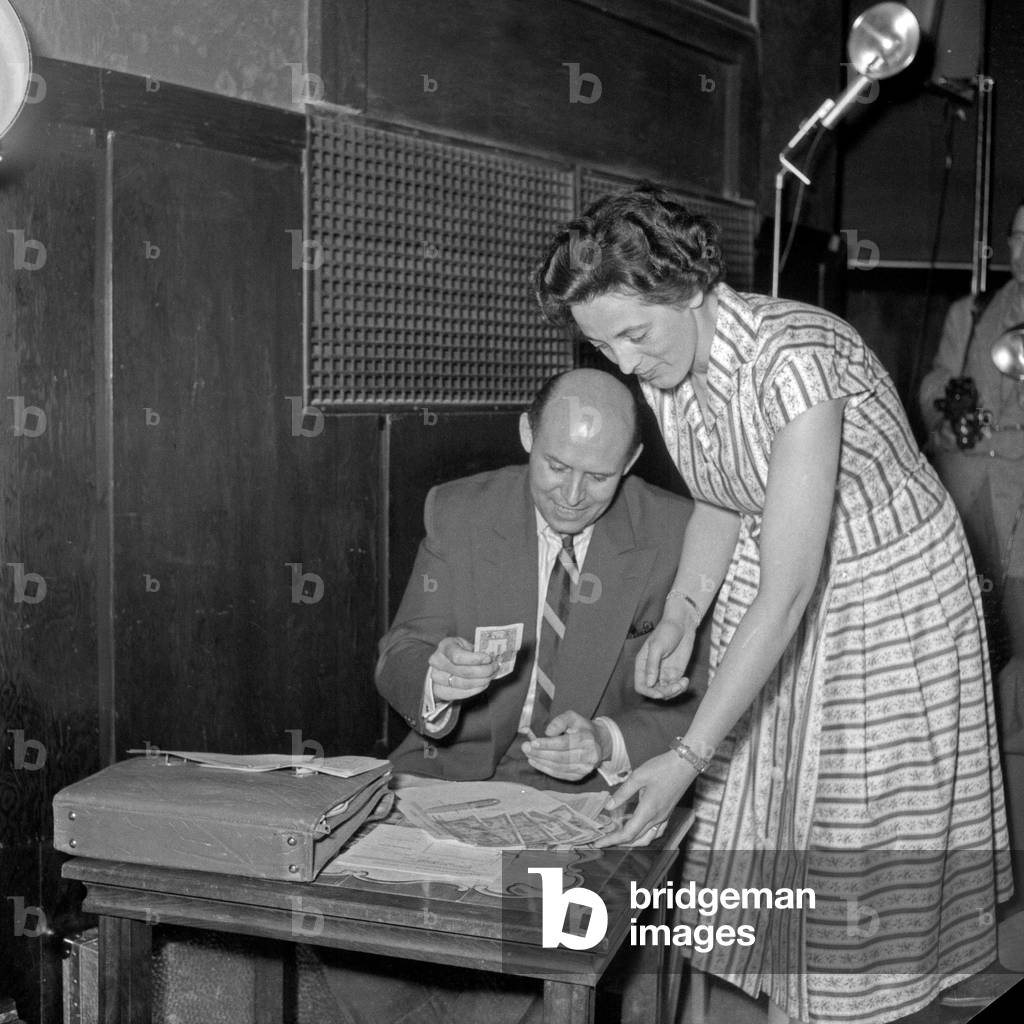 Counting at the box office of NDR bath tour in July 1956 at Heidelberg, Germany 1950s