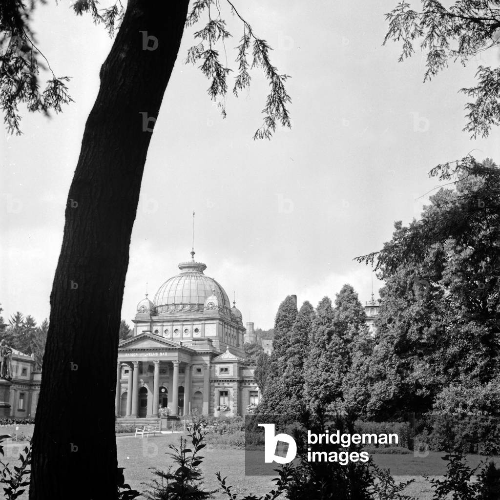 View to the Kaiser-Wilhelms-Bad at Bad Homburg, Germany 1930s (b/w photo)