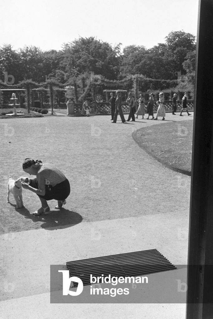 Going for a walk in Stuttgart, Germany 1930s (b/w photo)