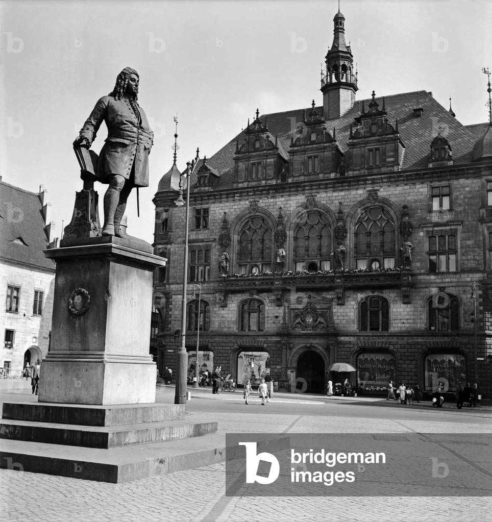 Monument fo German composer Georg Friedrich Haendel at the city hall square of Halle at river Saale, Germany 1930s (b/w photo)