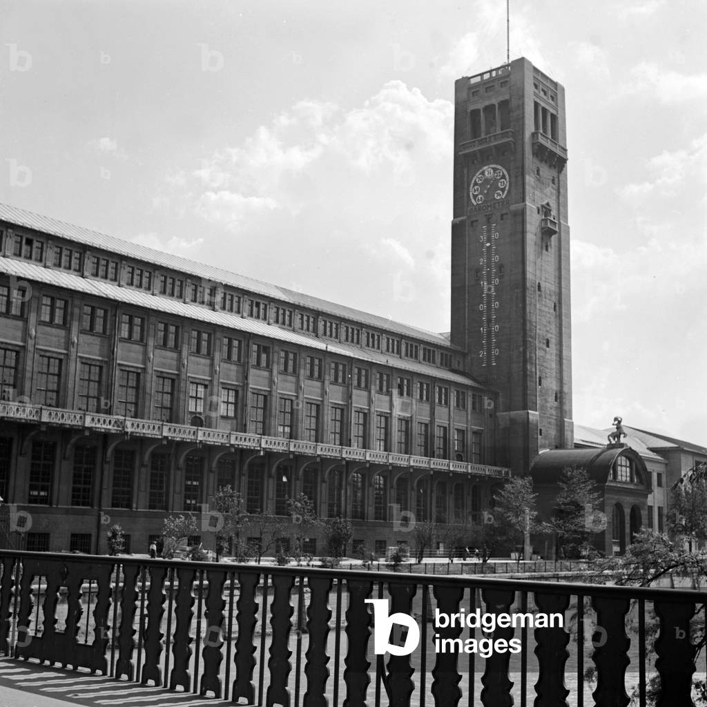 The German Museum at Munich, Germany 1930s (b/w photo)
