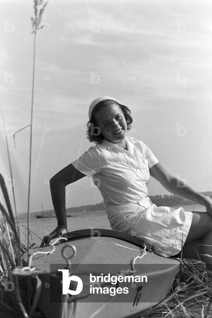 Vacation at the Baltic Sea, Germany 1930s (b/w photo)