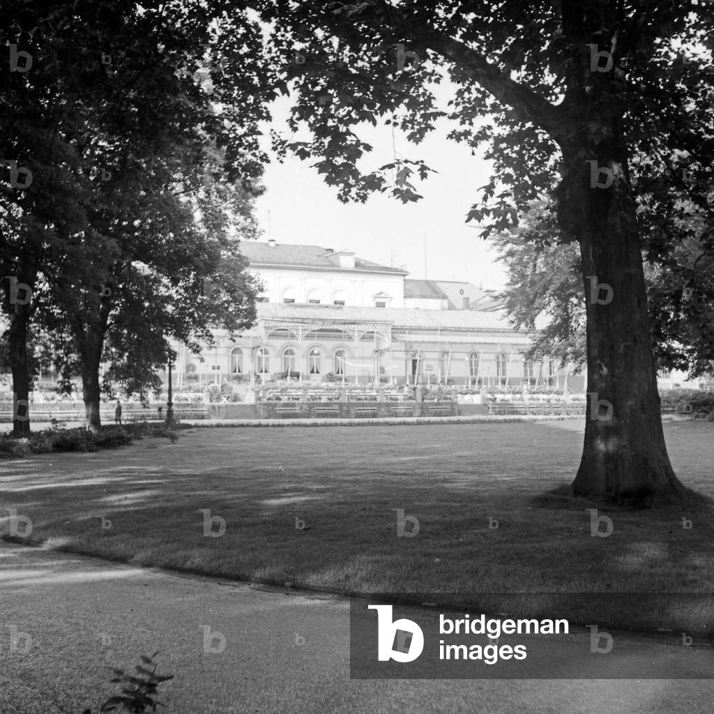View to the Bad Homburg spa resort, Germany 1930s (b/w photo)