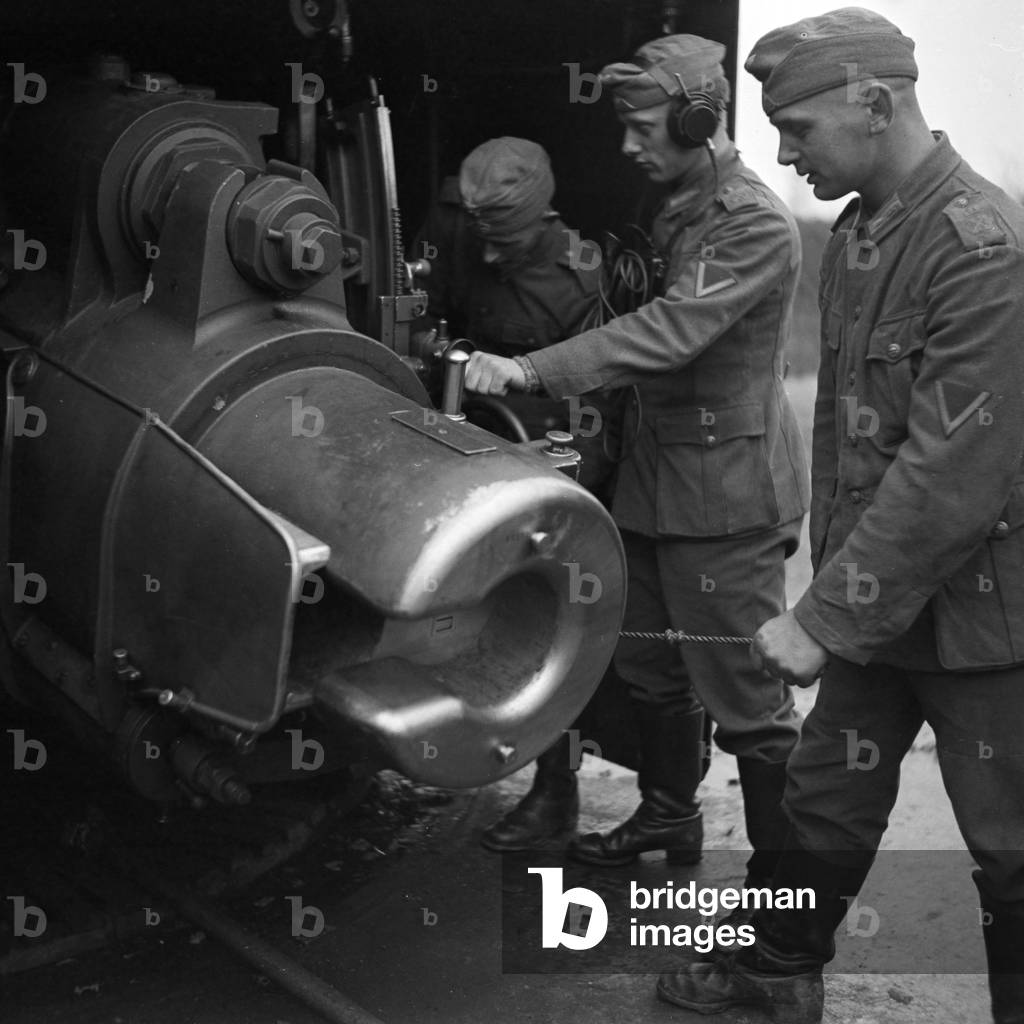 Navy soldiers learning how to use missiles at Wasermuende navy school, Germany, 1930s (b/w photo)