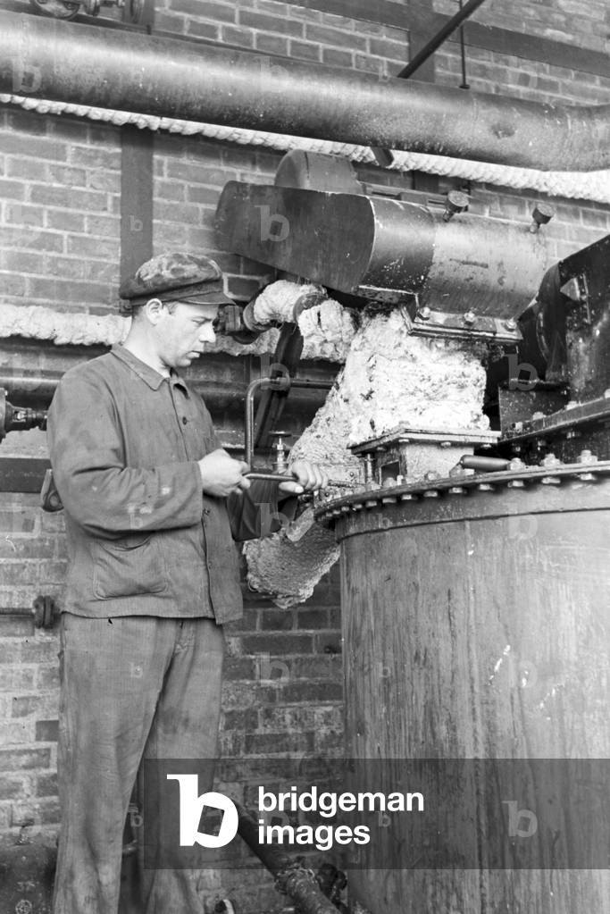 A guided tour through a factory of fatty acid in Witten, Germany 1930s (b/w photo)