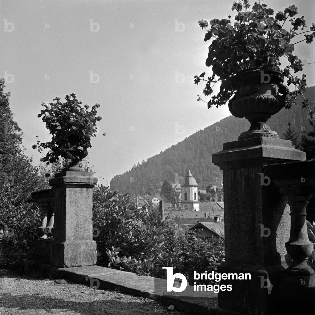 View to the town of Wildbad in Black Forest, Germany 1930s (b/w photo)