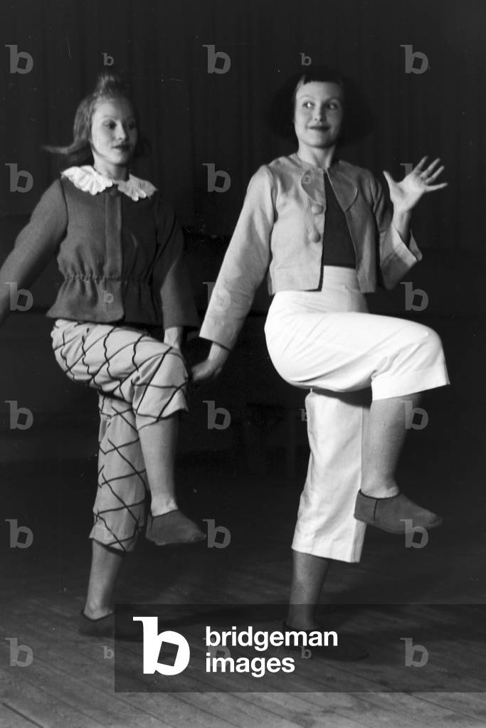 Scenes out of the dance theatre 