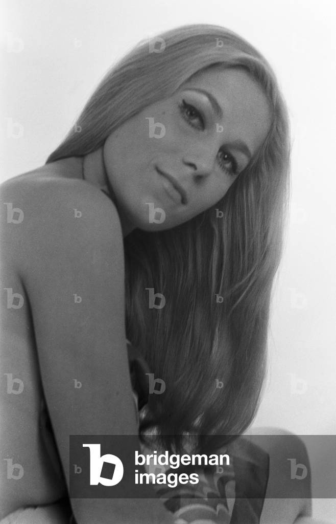 The model Beate Nicht during a photo shooting, Germany 1968