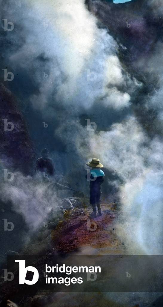 Water vapor at the Mount Vesivius caldera